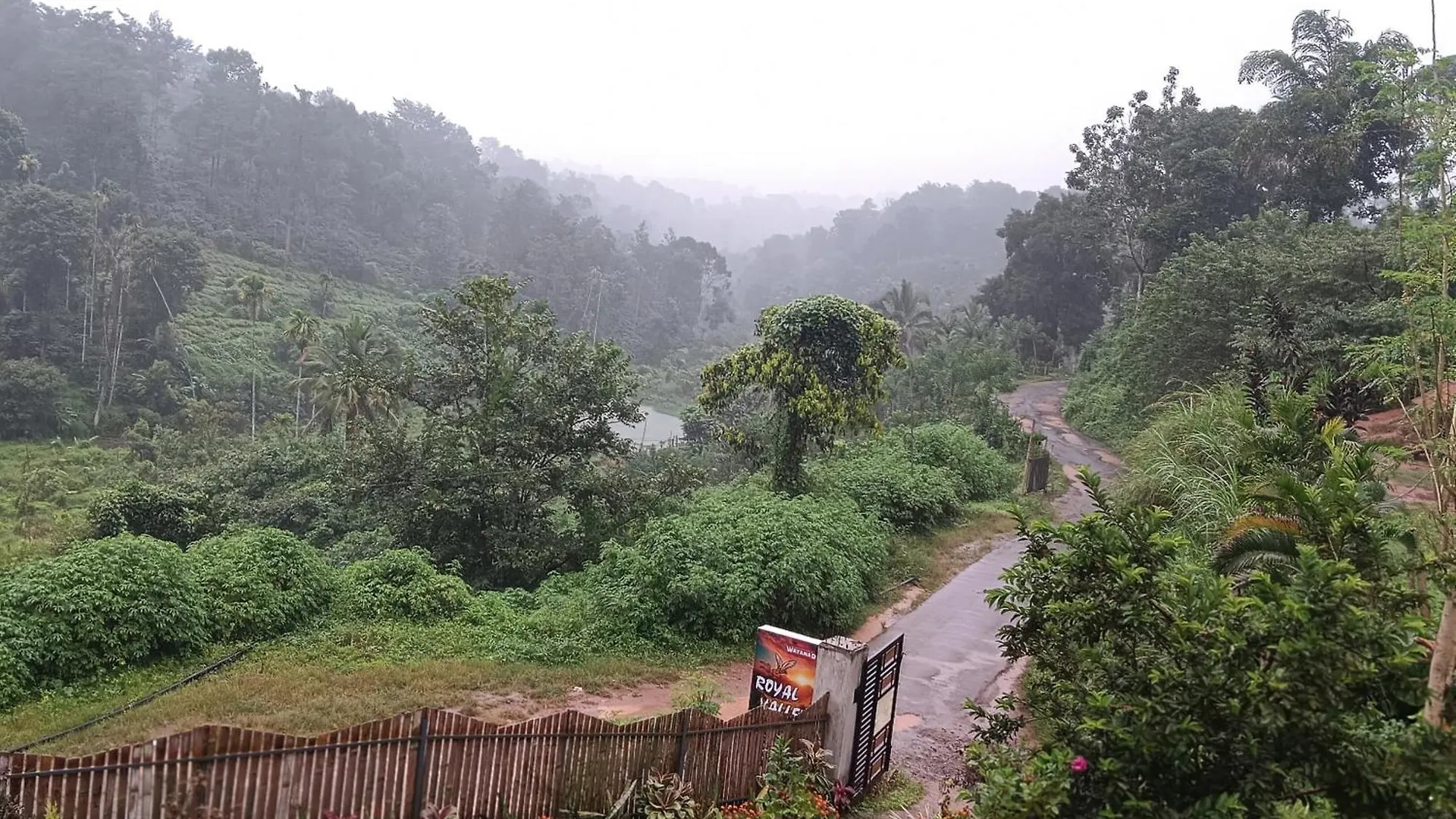 Royal Valley Apartment Service Villa Kalpetta 0*,  India